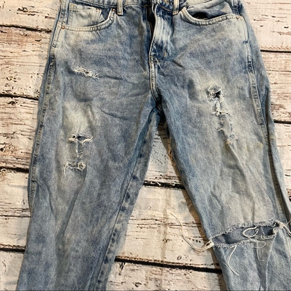 Forever 21 Distressed Boyfriend Jeans, size 27 - Picture 3 of 9